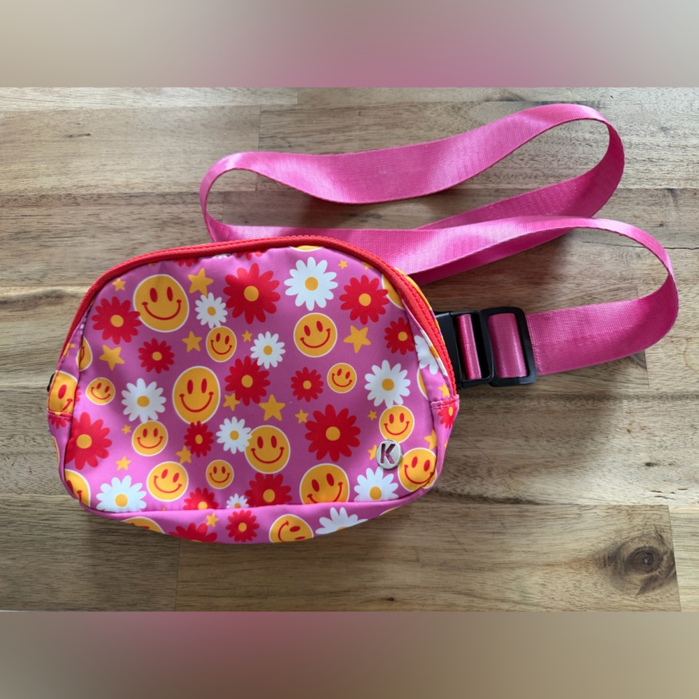 Katydid Pink Smiley Face Floral Crossbody Bag‎ Festival Trendy